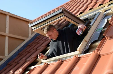 Pose de fenêtres de toit Velux à Bussière-Galant